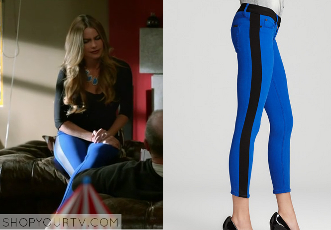 Sofia Vergara hits the gridiron in skintight jeans for Modern Family  Thanksgiving episode