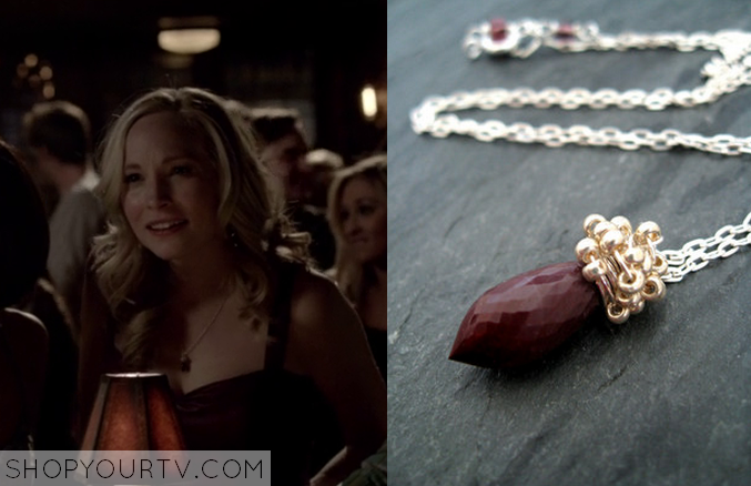 The Vampire Diaries Season 5 Episode 16 Caroline S Small Pendant Necklace Shop Your Tv