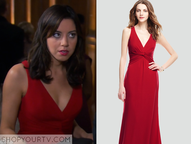 Damn. April Ludgate (Aubrey Plaza) looking amazing on the Emmy red carpet.  : r/PandR