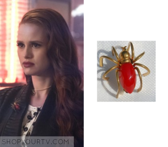 These earrings worn by Cheryl Blossom (Madelaine Petsch) in Riverdale  S01E10
