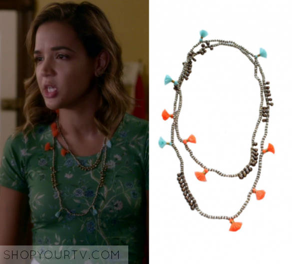 Famous in Love: Season 1 Episode 6 Cassie's Blue Lace Bra