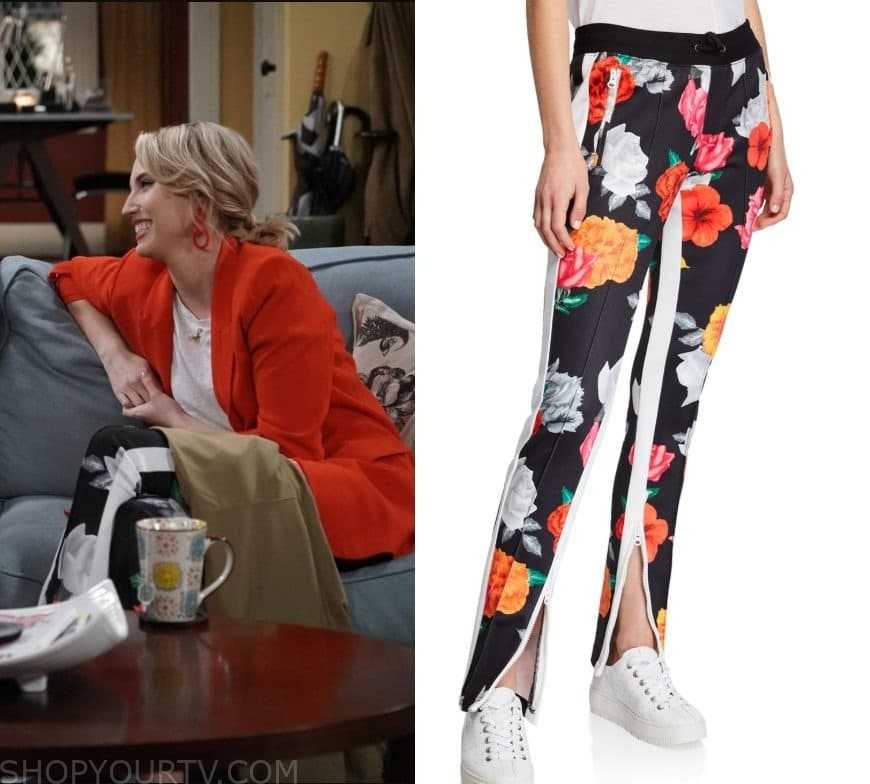 Last Man Standing: Season 7 Episode 20 Mandys Black Floral Track Pants ...