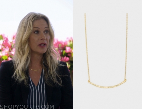 Dead To Me: Season 1 Episode 3 Jen's Bar Necklace | Shop Your TV