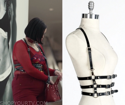 Kat's red mesh parrot top on Euphoria  Euphoria fashion, Harness outfit,  Barbie ferreira