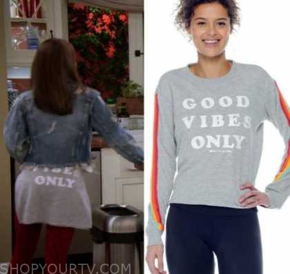 Alexa and Katie: Season 4 Episode 3 Alexa's Good Vibes Only Sweatshirt ...