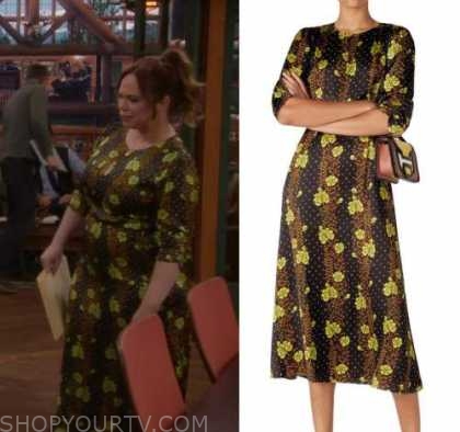 Last Man Standing Season 9 Episode 15 Kristin S Floral Printed Midi Dress Shop Your Tv