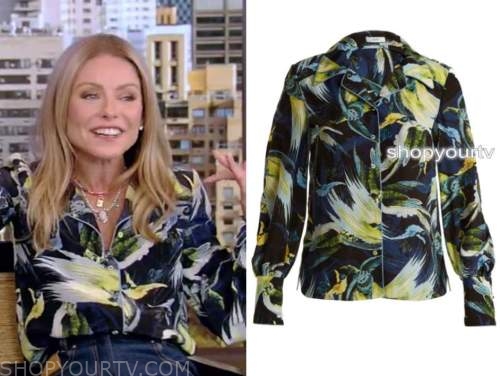 Live with Kelly and Ryan: May 2021 Kelly Ripa's Abstract Printed Shirt ...