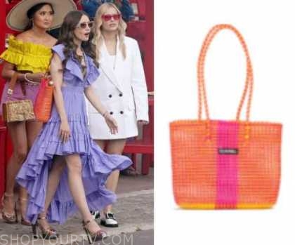 Alerte craquage: on sait où shopper les it-bags chouchous d'Emily in Paris!