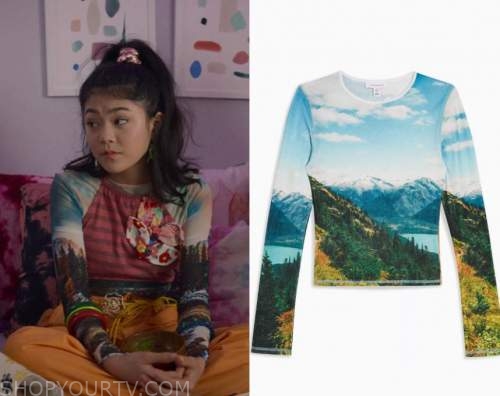 WornOnTV: Kristy's grey Boston Red Sox print raglan top on The Baby-Sitters  Club, Sophie Grace