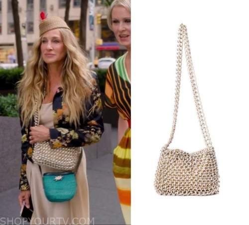 hannah on X: Carrie Bradshaw with the Louis Vuitton Vernis