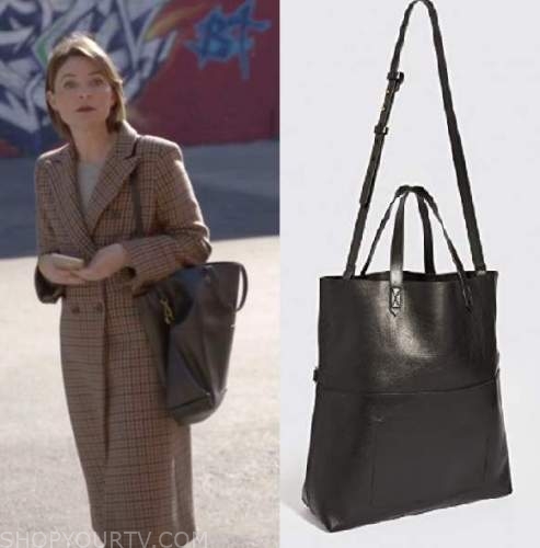 Madewell The Foldover Transport Tote worn by Taylor Rentzel