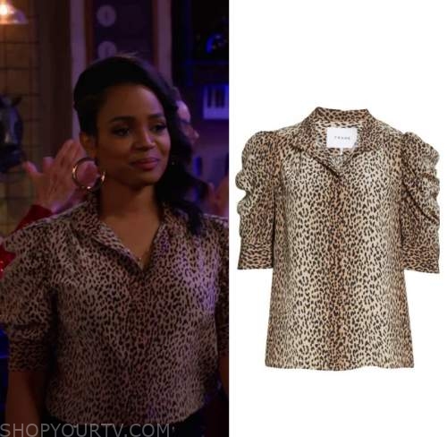 Call Me Kat: Season 2 Episode 5 Randi's Leopard Puffed Sleeve Top ...