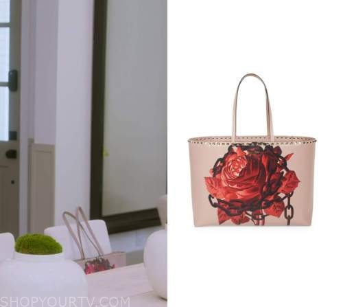 Selling Sunset: Season 5 Episode 3 Chrishell's Pink Floral Rose