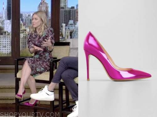 Live with Kelly and Ryan: May 2022 Kelly Ripa's Pink Metallic Pumps ...