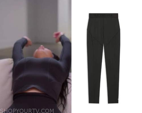 WornOnTV: Kim's black leggings on The Kardashians, Kim Kardashian