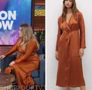 The Kelly Clarkson Show: June 2022 Kelly Clarkson's Orange Satin Midi ...