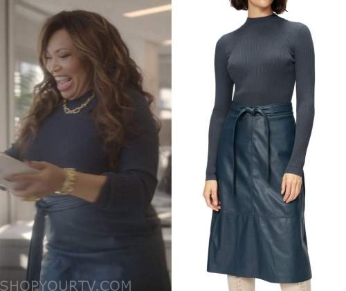 Uncoupled: Season 1 Episode 3 Suzanne's Ribbed Top/Leather Skirt Dress ...