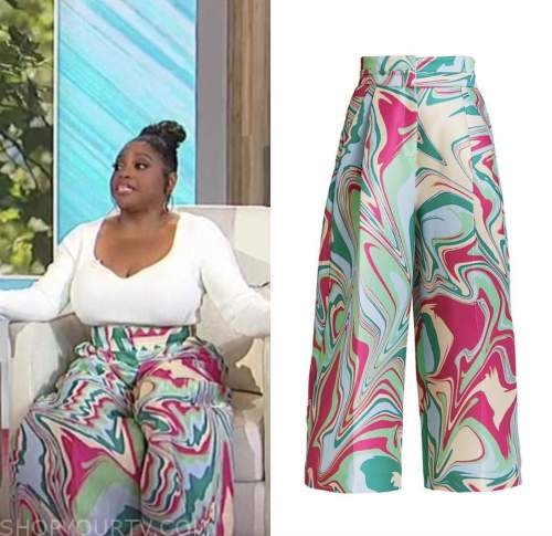 Sherri: September 2022 Sherri Shepherd's Pink and Green Abstract ...