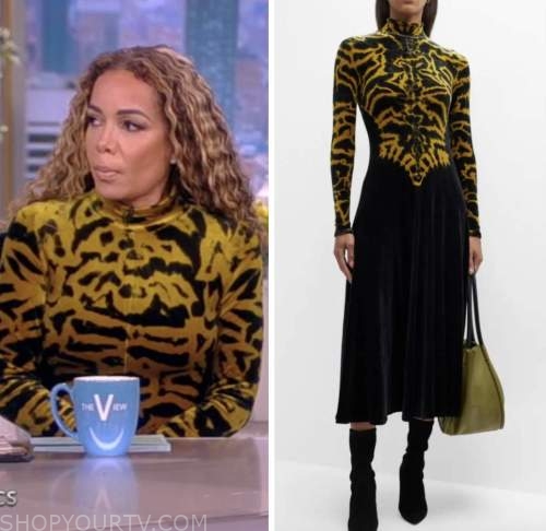 The View: October 2022 Sunny Hostin's Yellow and Black Velvet Printed ...