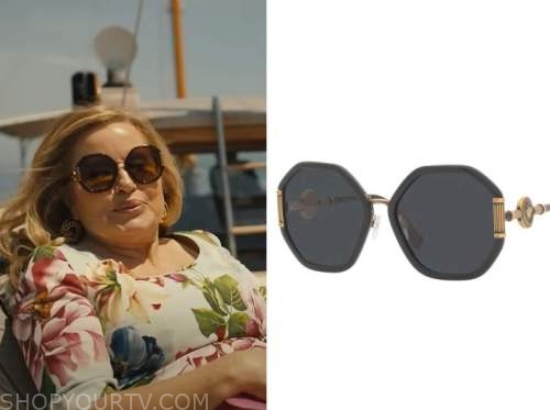 Longchamp sunglasses worn by Tanya McQuoid (Jennifer Coolidge) as seen in  The White Lotus (S01E01)