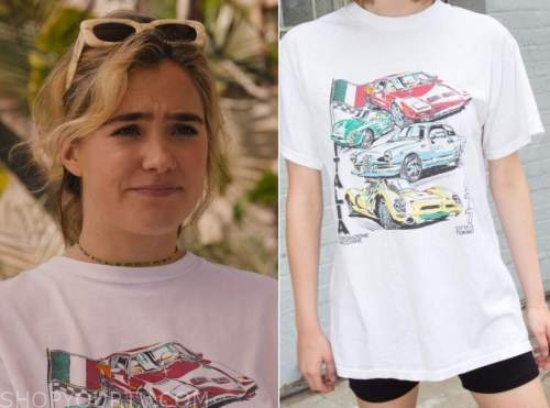 WornOnTV: Portia's car graphic tee on The White Lotus, Haley Lu Richardson