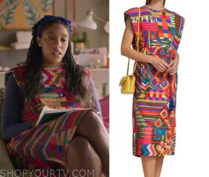 Shrinking: Season 1 Episode 5 Gabby's Printed Dress | Shop Your TV