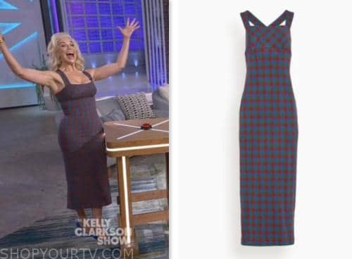 Kelly Clarkson Wore a Football Jersey Dress ﻿﻿to Host the 12th