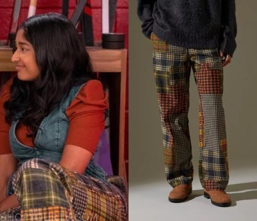 Bdg Y2k Low Rise Cargo Pants worn by Devi Vishwakumar (Maitreyi  Ramakrishnan) as seen in Never Have I Ever (S04E03)