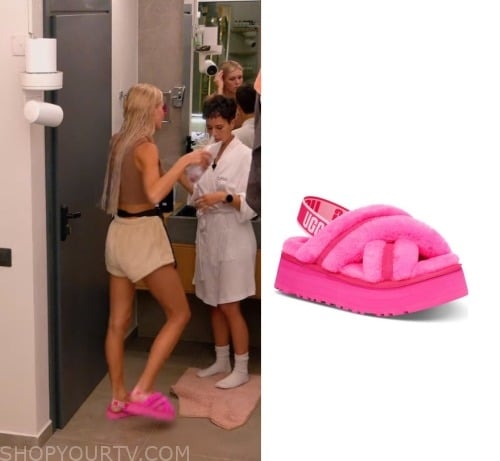 Keeping Up With The Kardashians: Season 18 Episode 4 Kylie's Pink Fluffy  Slippers