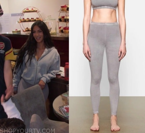 Skims Outdoor Leggings worn by Kim Kardashian as seen in The Kardashians  (S04E04)