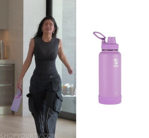 Brooke Shields Walks With This Cult-Favorite Water Bottle