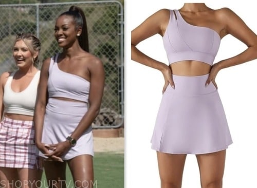 The Bachelor: Season 28 Episode 9 Daisy Kent's Black Sports Bra and  Leggings